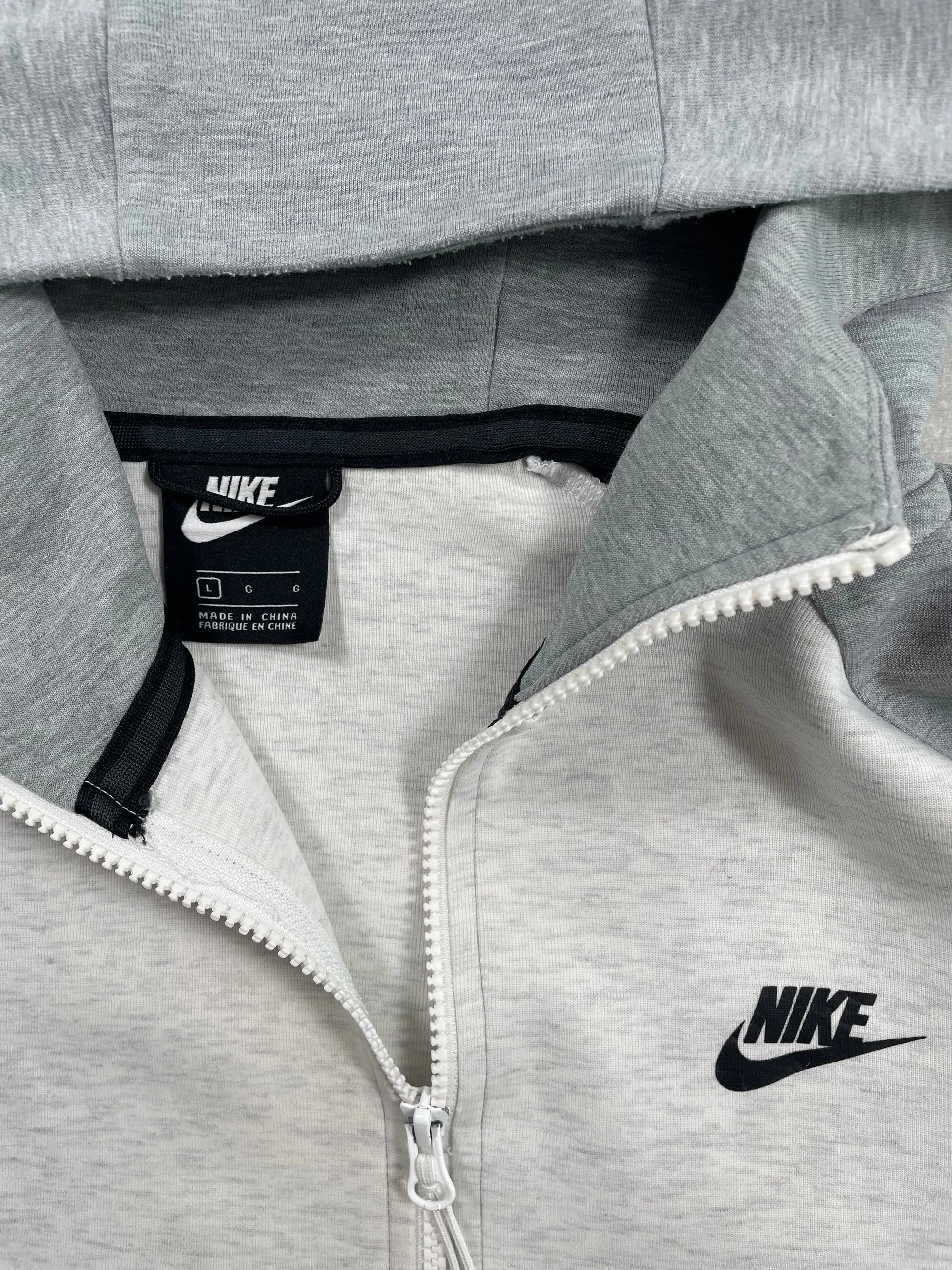 Nike Tech fleece Jacket - L Trésor d'Art